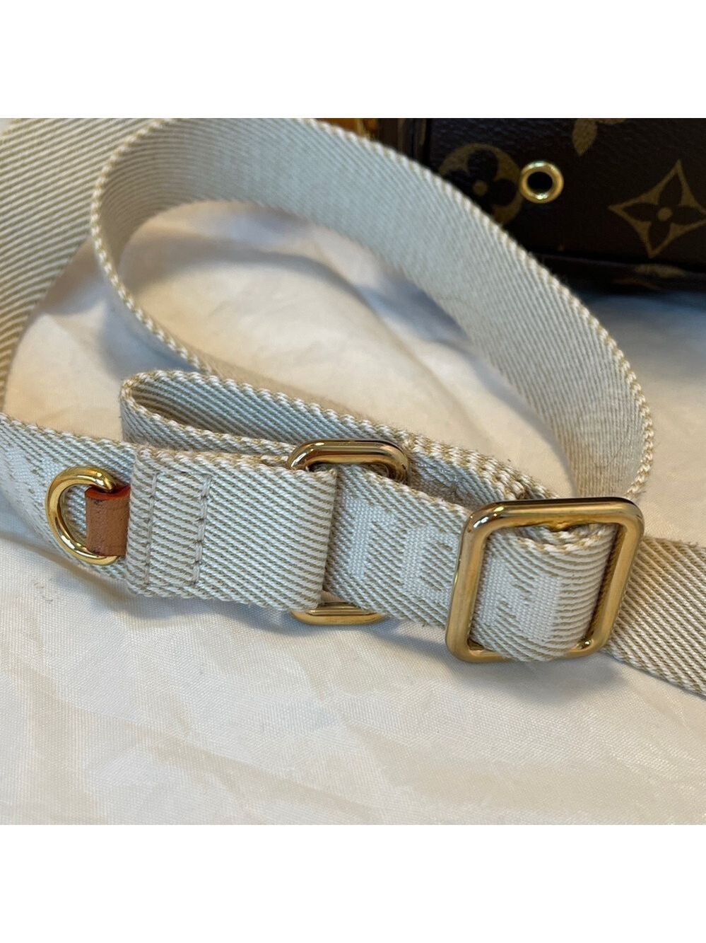 Louis Vuitton Monogram Utility Phone Sleeve Bag - Picture 15 of 16